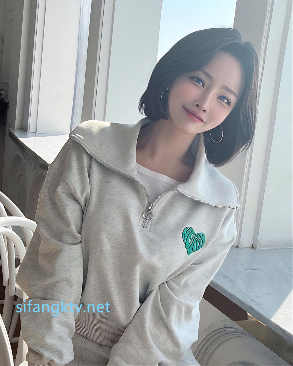 HTTPS://WWW.SCEEA.CN情侣酒店做爱女上位后入，小妹妹吸力极好